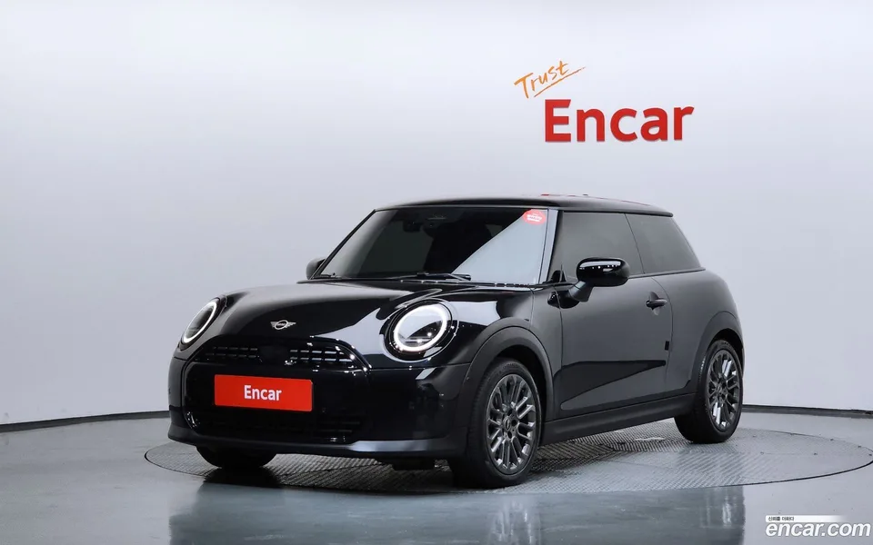 MINI Cooper C 2024 — photo 1, buy with delivery to Moscow