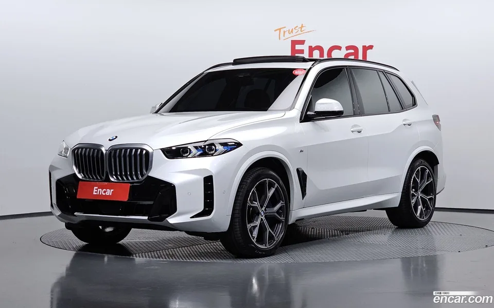 BMW X5 xDrive 40i M 2025 — photo 1, buy with delivery to Moscow