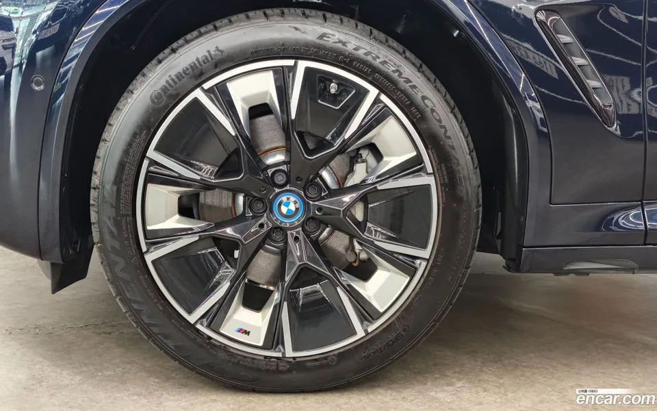 BMW iX3 M 2023 — thumbnail 5