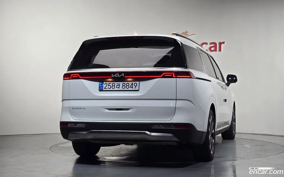 Kia Carnival 9 2022 — thumbnail 4