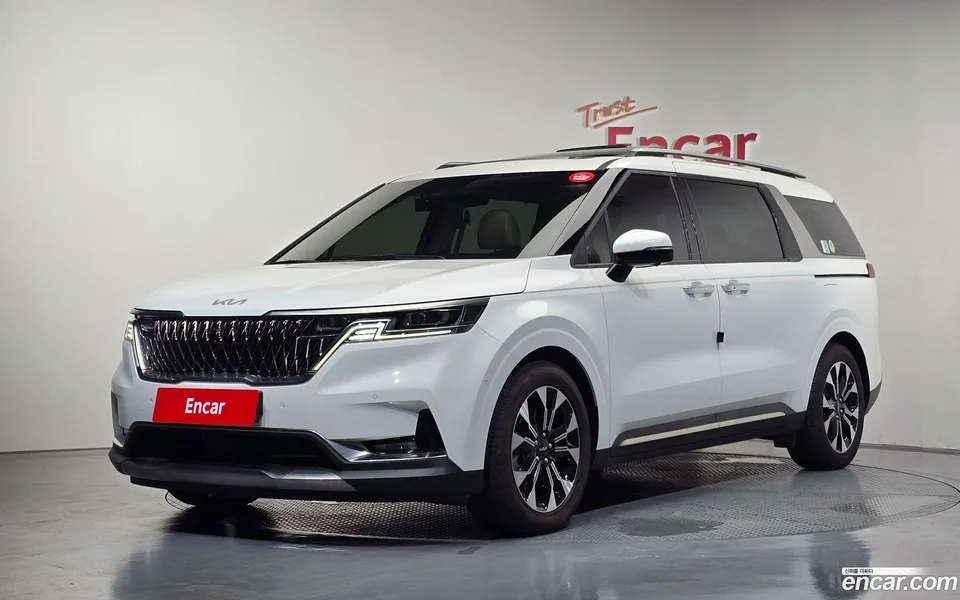 Kia Carnival 9 2022 — photo 1, buy with delivery to Moscow