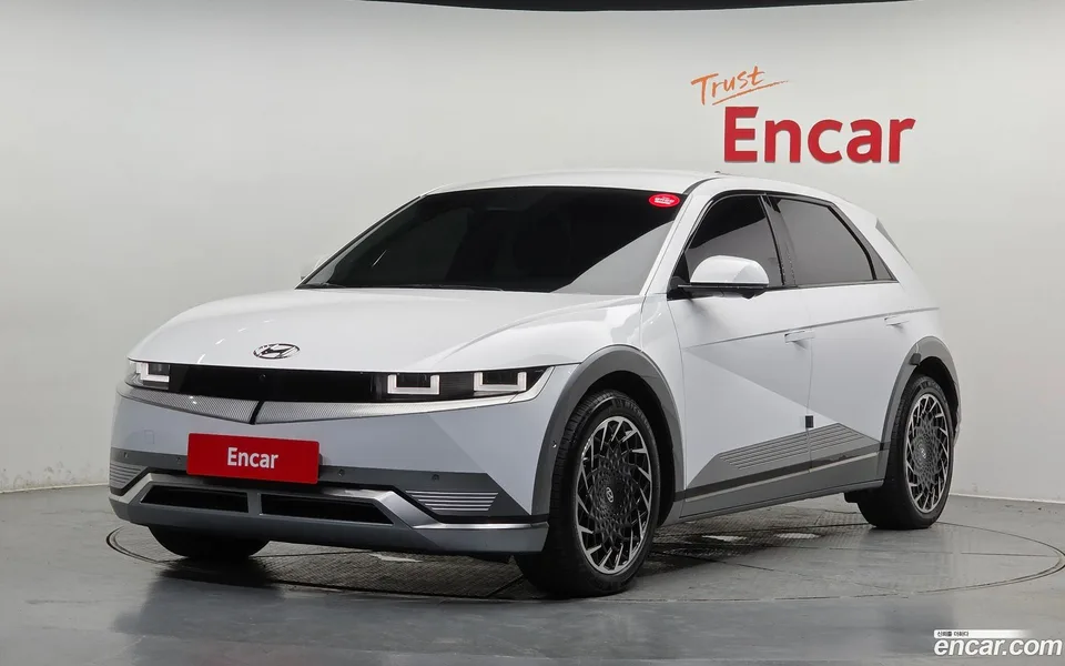 Hyundai Ioniq 5 2023 — фото 1, купить с доставкой в Москву