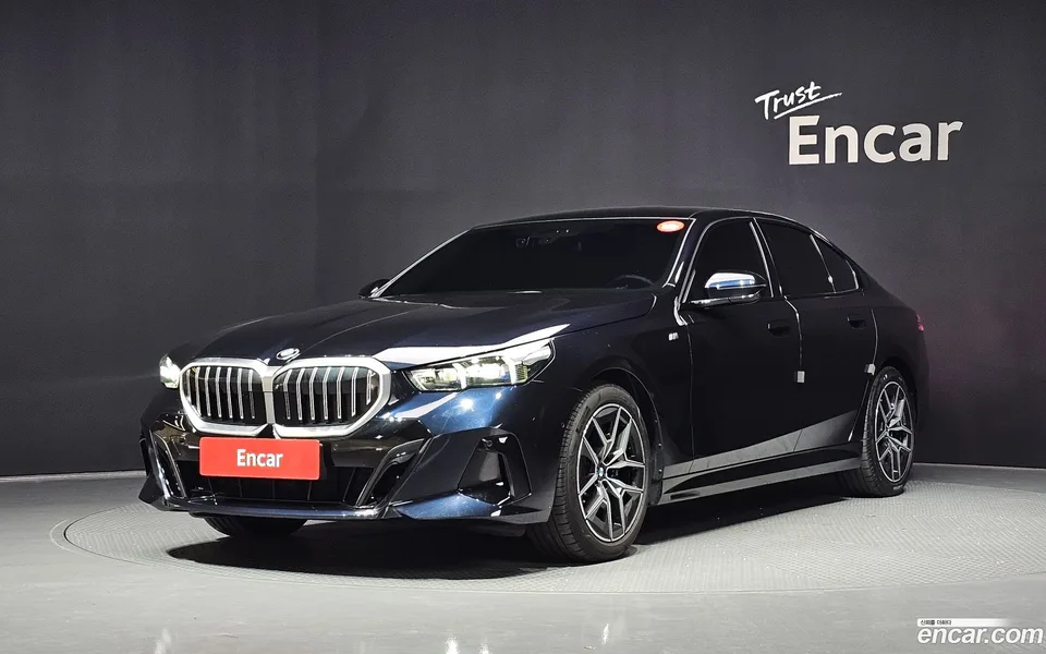 BMW 5 Series 520i M 2024 — photo 1, buy with delivery to Moscow