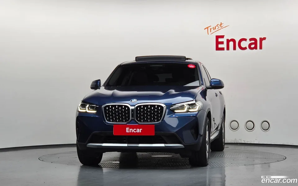 BMW X4 xDrive20i xLine 2023 — thumbnail 3
