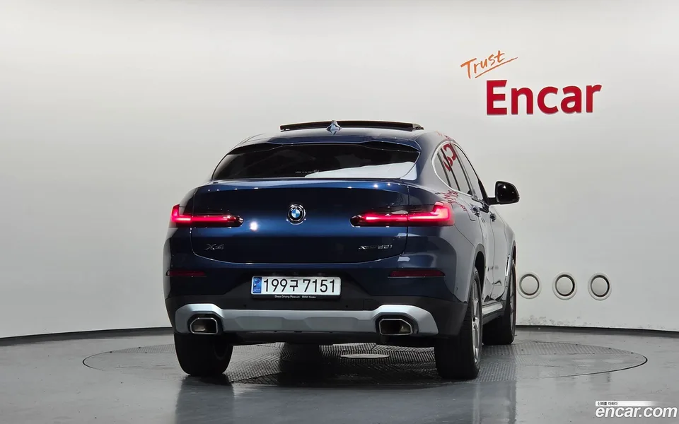 BMW X4 xDrive20i xLine 2023 — thumbnail 4