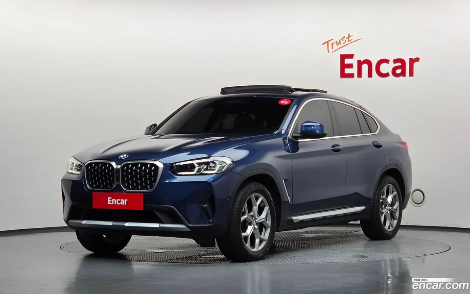 BMW X4 xDrive20i xLine 2023 — photo 1, buy with delivery to Moscow