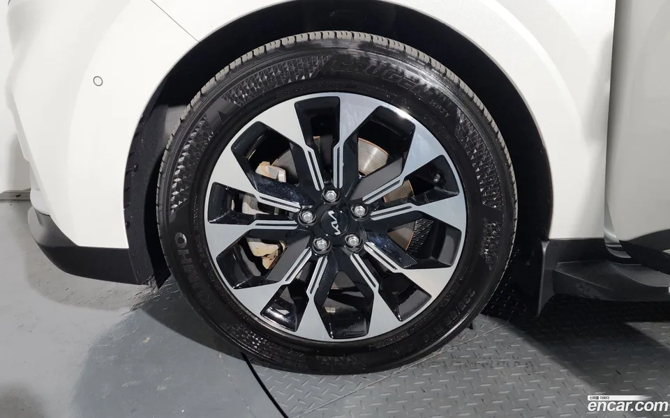 Kia Carnival 7 2022 — thumbnail 2