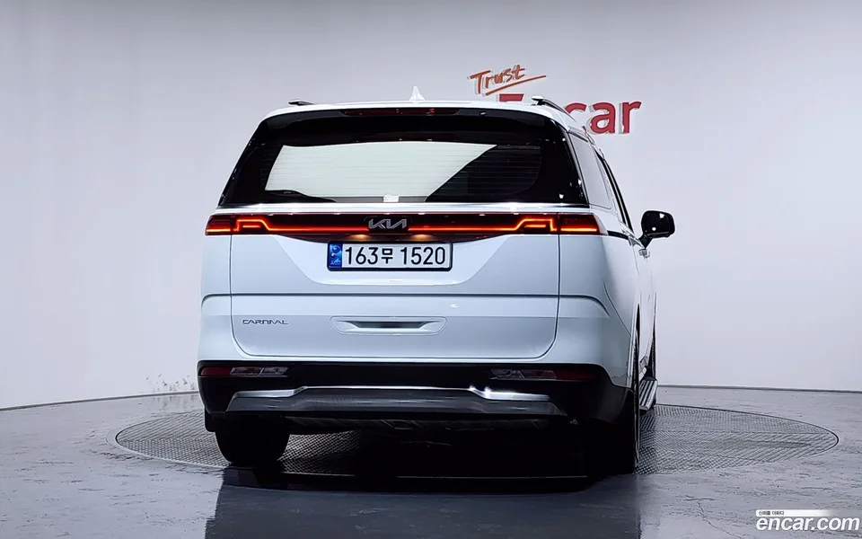 Kia Carnival 7 2022 — thumbnail 4