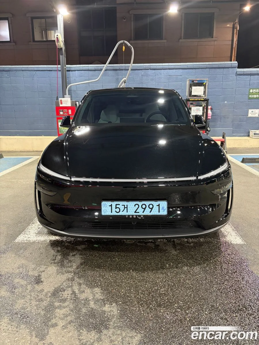 Tesla Model Y RWD 2025 — thumbnail 3