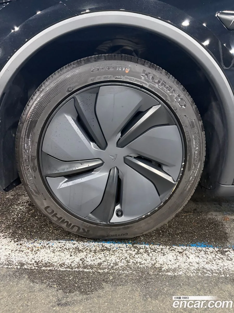 Tesla Model Y RWD 2025 — thumbnail 5