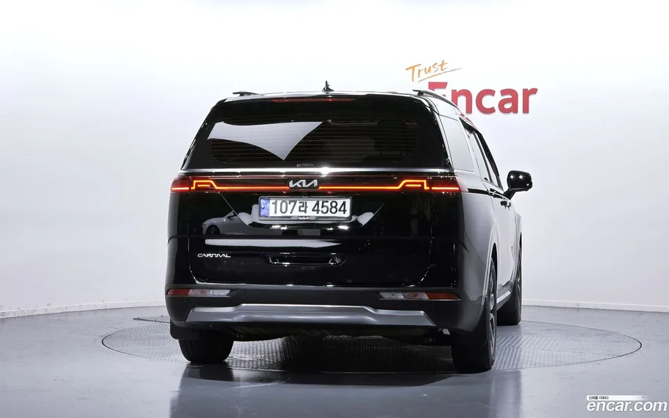 Kia Carnival 9 2022 — thumbnail 4