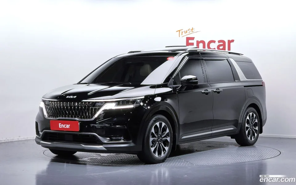 Kia Carnival 9 2022 — photo 1, buy with delivery to Moscow