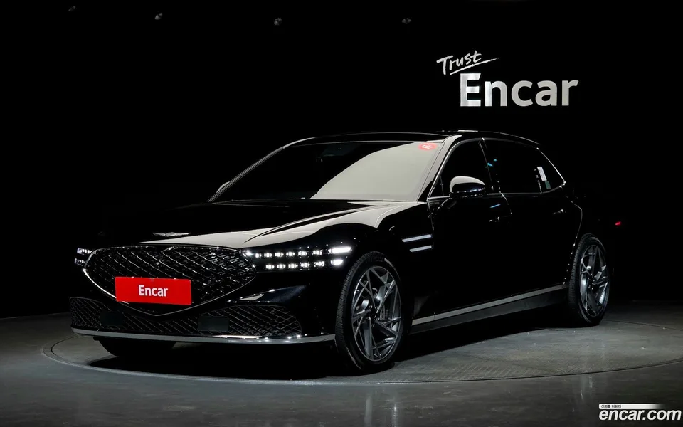 Genesis G90 3.5 AWD 2023 — photo 1, buy with delivery to Moscow
