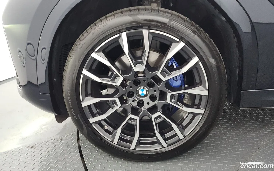 BMW X6 xDrive40i M 2025 — thumbnail 5