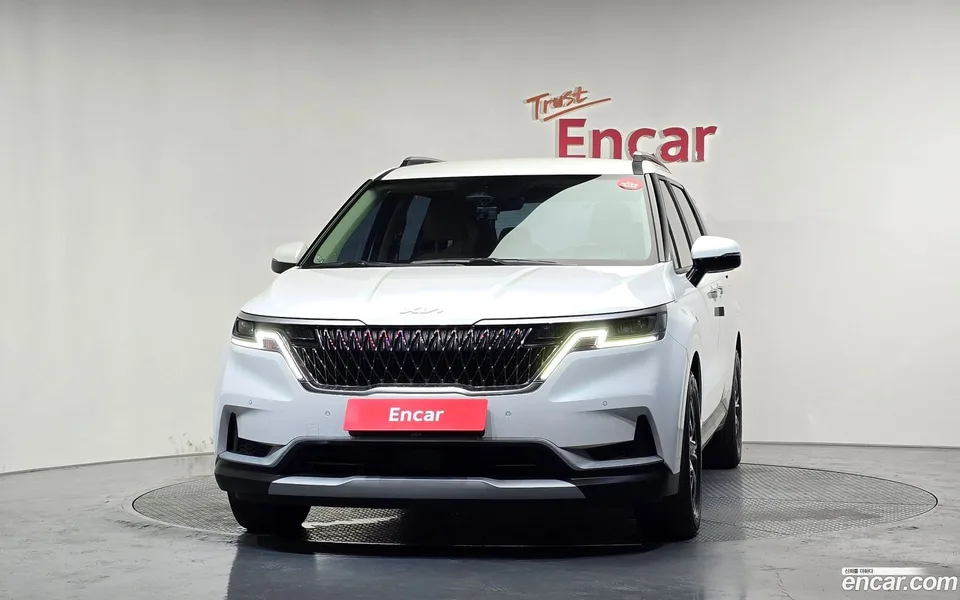 Kia Carnival 9 2023 — thumbnail 3