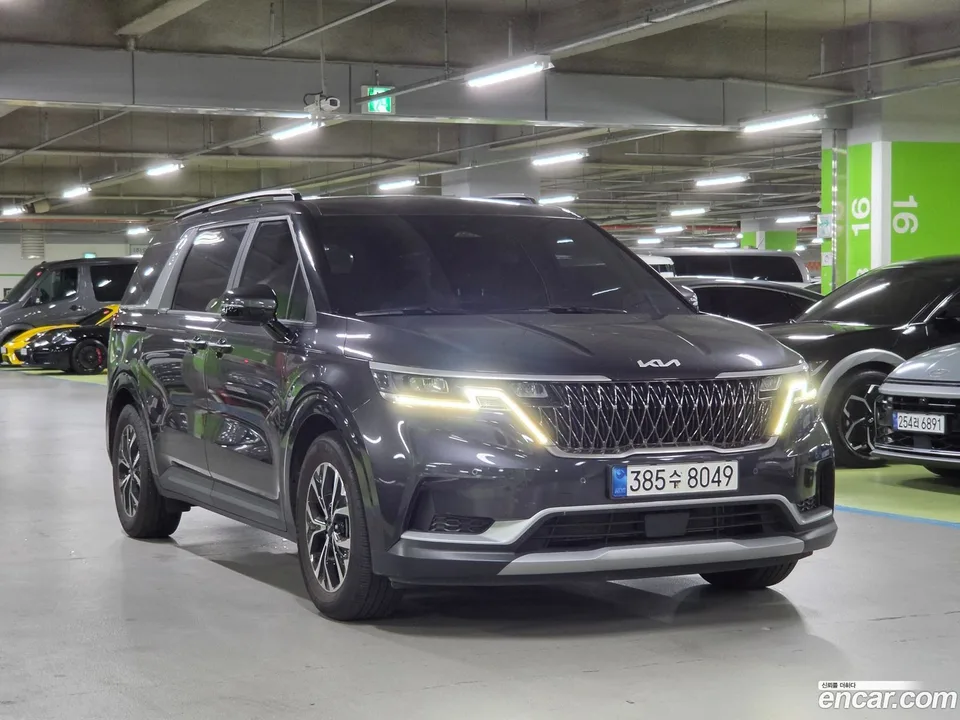 Kia Carnival 9 2022 — photo 1, buy with delivery to Moscow