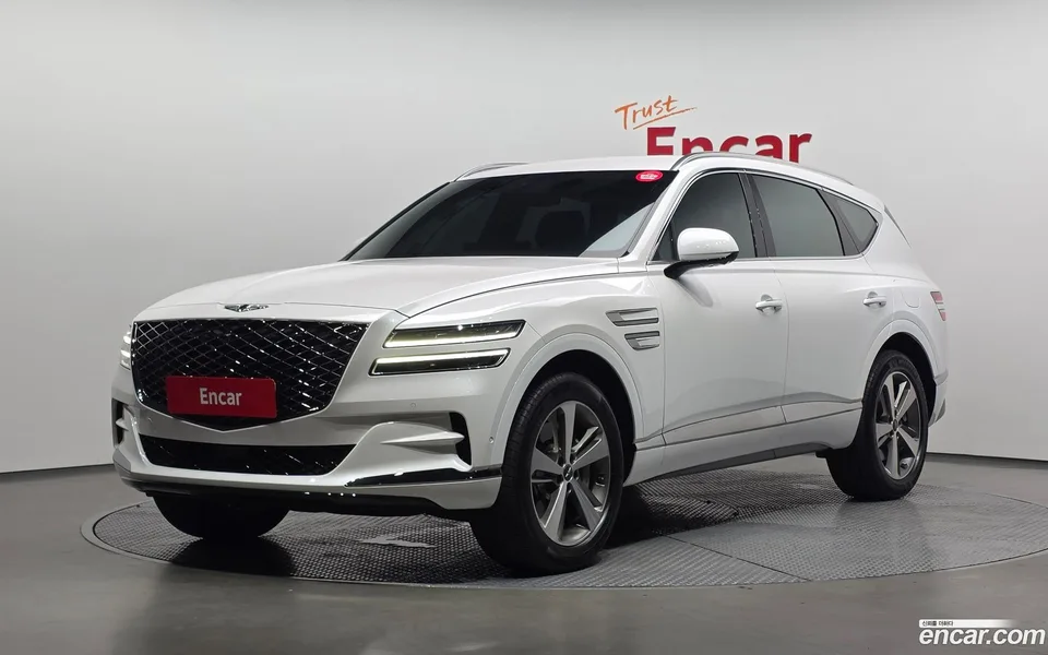Genesis GV80 2.5T AWD 2023 — photo 1, buy with delivery to Moscow