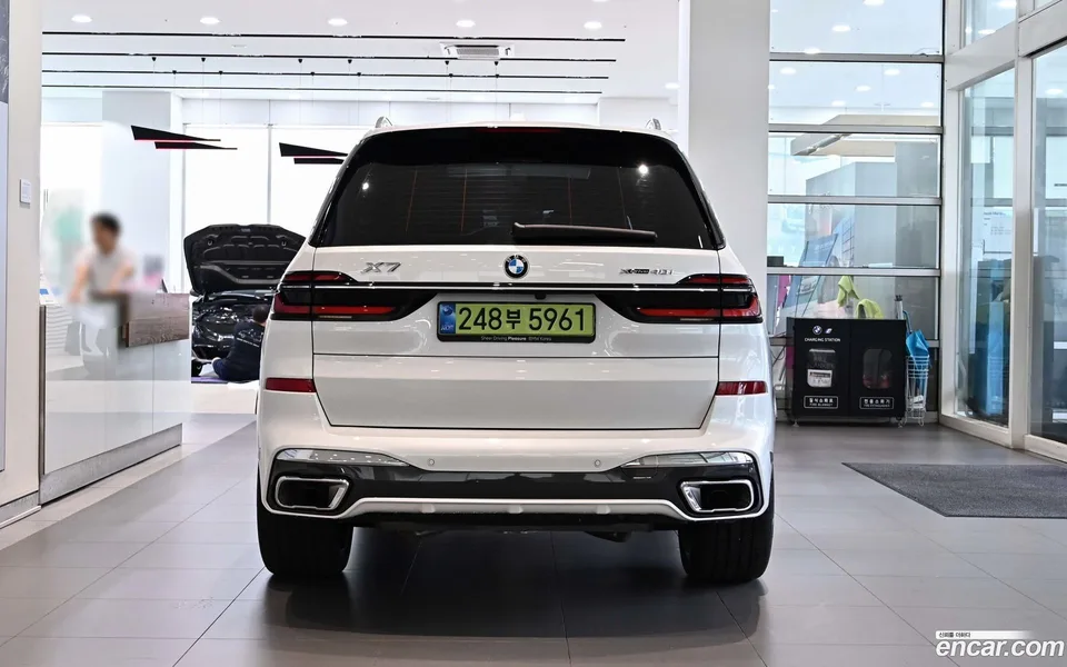 BMW X7 xDrive 40i M 6 2025 — миниатюра 3