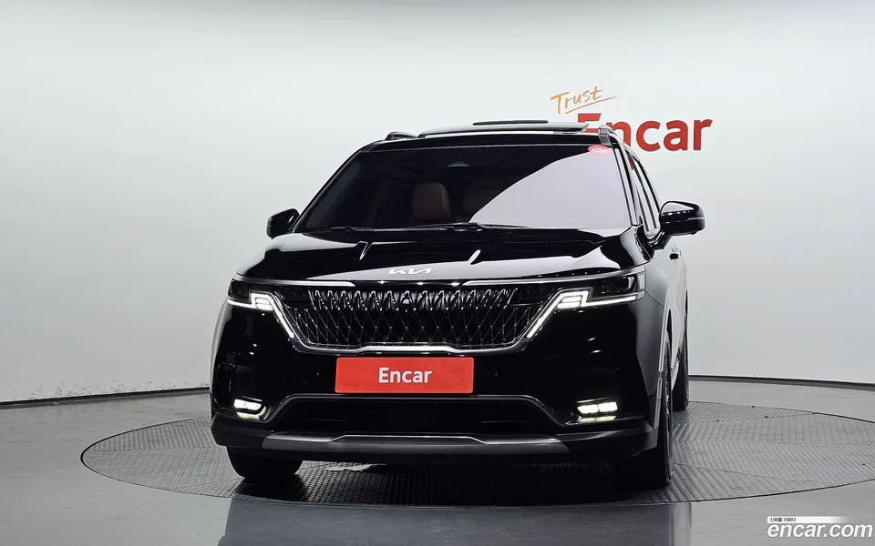 Kia Carnival 7 2023 — thumbnail 3