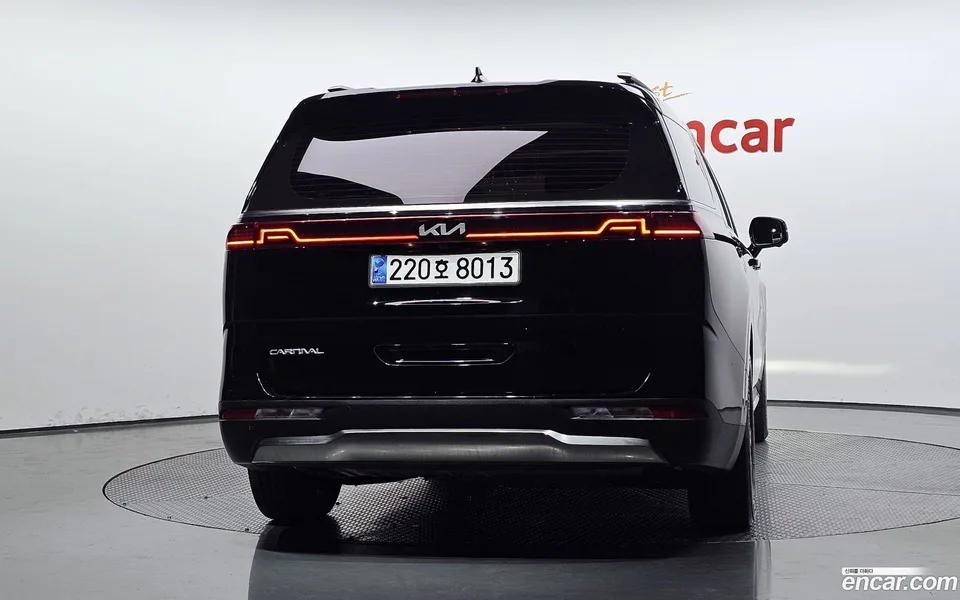 Kia Carnival 7 2023 — thumbnail 4