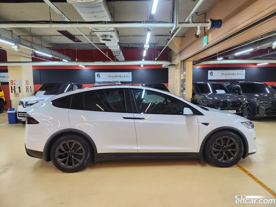 Tesla Model X AWD 2024 — thumbnail 3