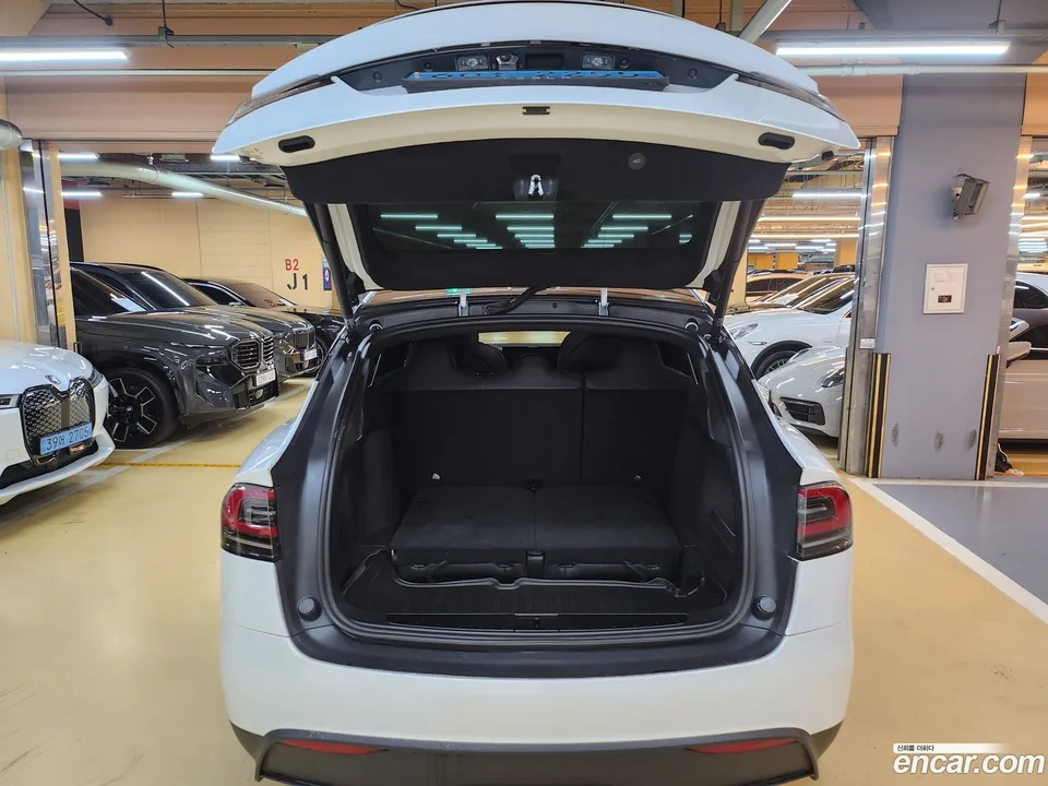 Tesla Model X AWD 2024 — thumbnail 4