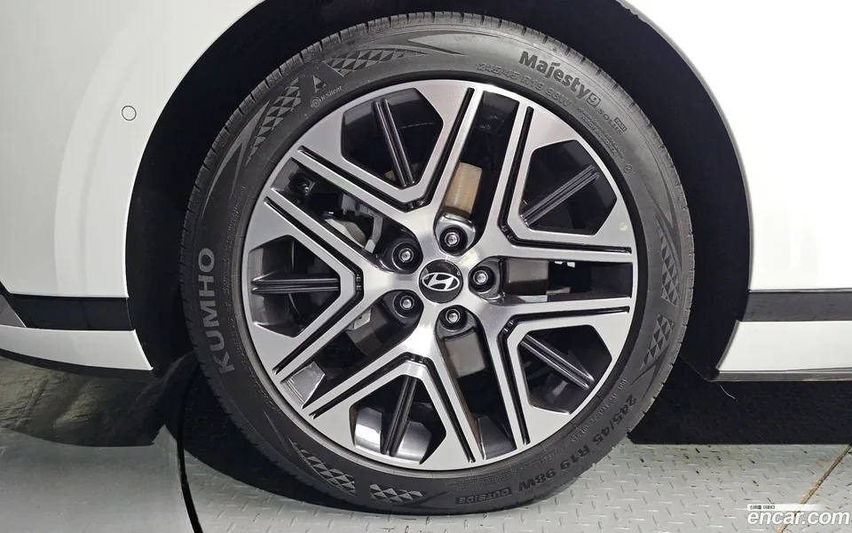 Hyundai Grandeur 2.5 2WD 2025 — thumbnail 2