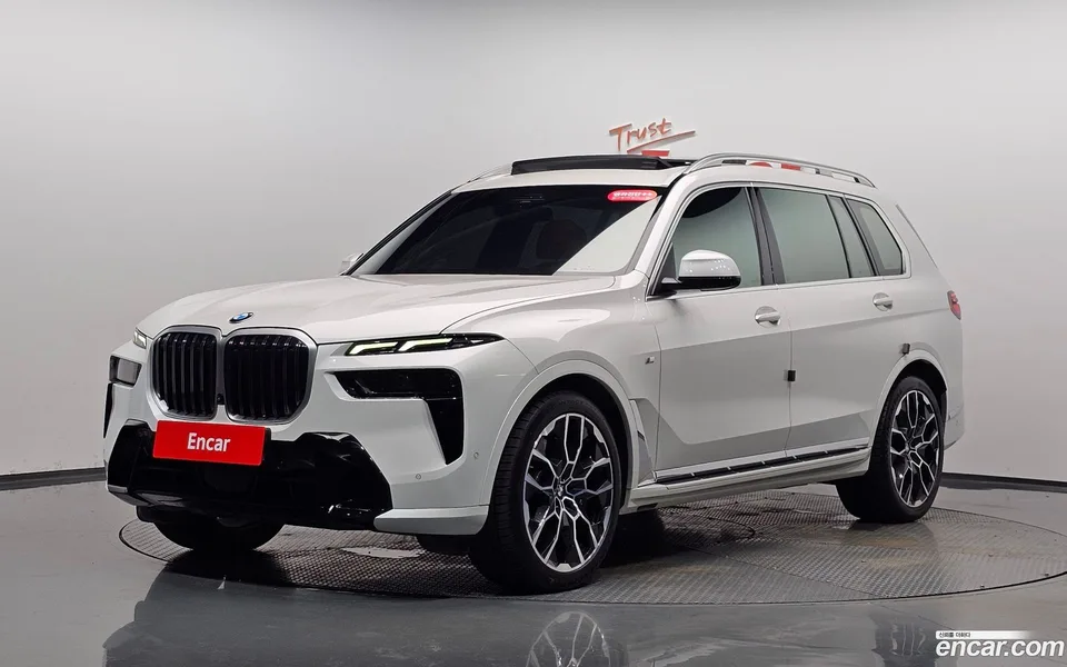 BMW X7 xDrive 40i M 6 2024 — photo 1, buy with delivery to Moscow