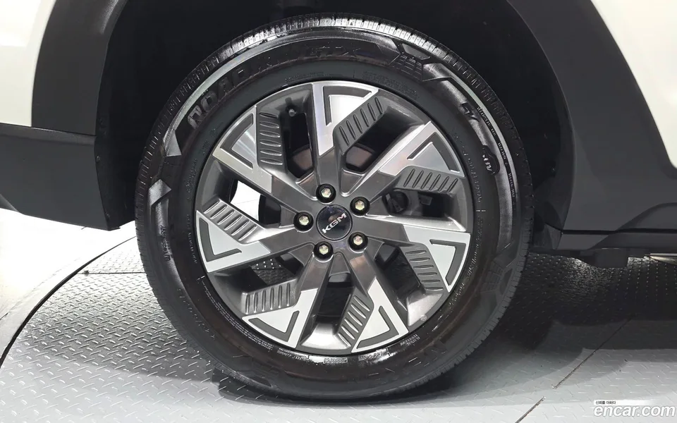 KG Mobility Torres EVX E7 2025 — thumbnail 5