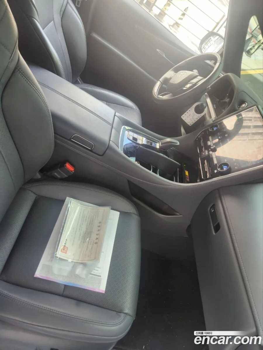 Toyota Alphard 2.5 HEV AWD 2024 — thumbnail 4