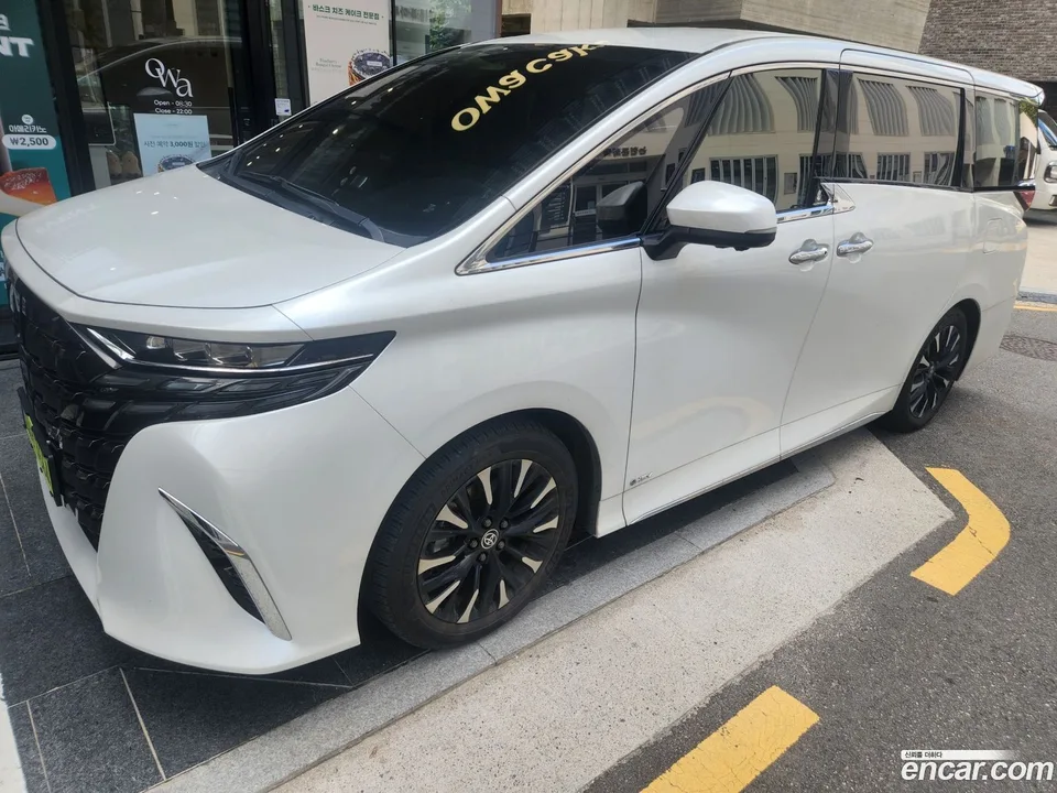 Toyota Alphard 2.5 HEV AWD 2024 — photo 1, buy with delivery to Moscow