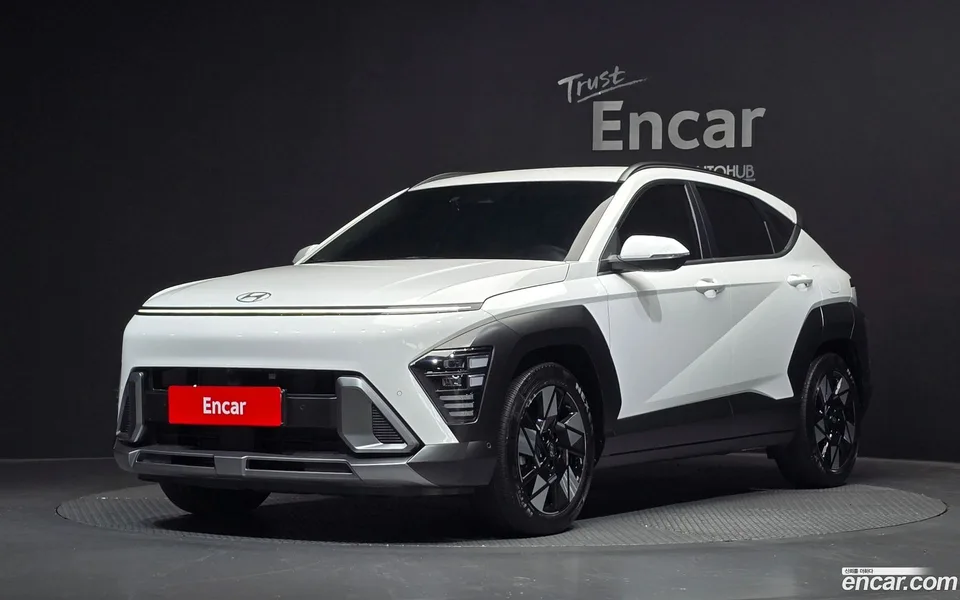 Hyundai Kona Hybrid 2023 — photo 1, buy with delivery to Moscow