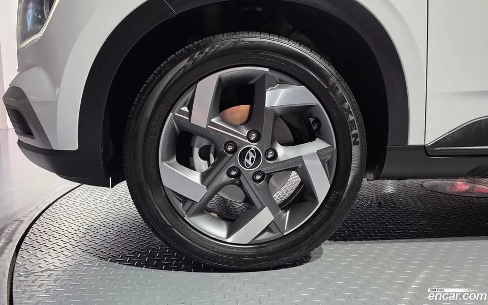 Hyundai Venue 1.6 2023 — thumbnail 2