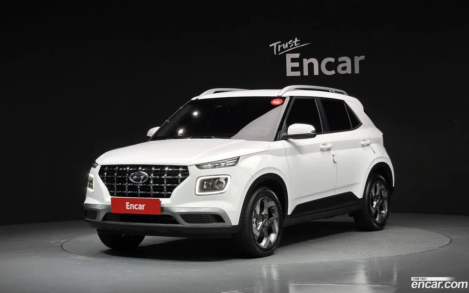 Hyundai Venue 1.6 2023 — photo 1, buy with delivery to Moscow