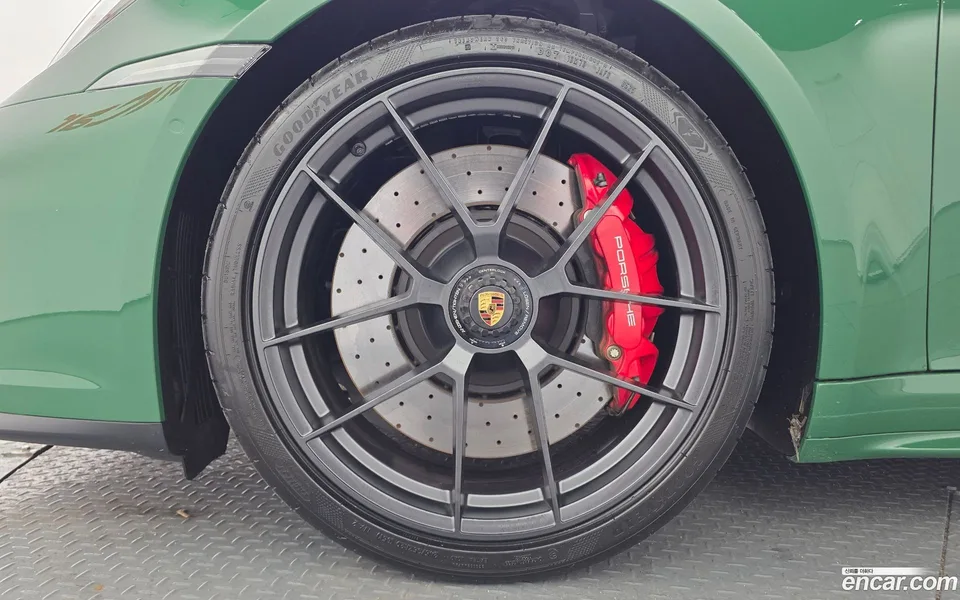 Porsche 911 (992) 4 GTS 2025 — thumbnail 2