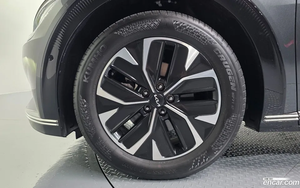 Kia EV6 2024 — thumbnail 2