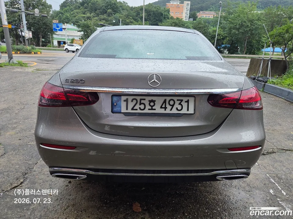 Mercedes-Benz E-Class E250 2022 — thumbnail 4