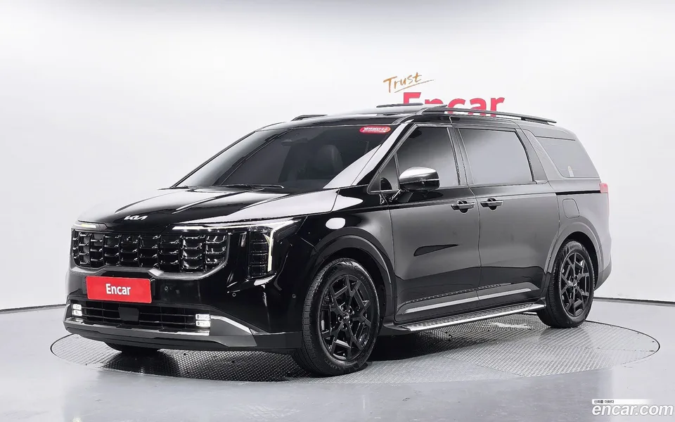 Kia Carnival 7 2023 — photo 1, buy with delivery to Moscow