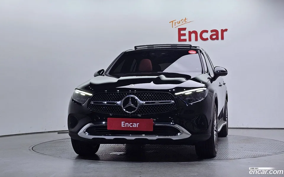 Mercedes-Benz GLC-Class GLC300 4MATIC 2025 — thumbnail 3