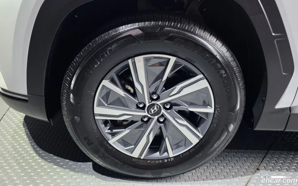 Hyundai Tucson Hybrid 2WD 2023 — thumbnail 2