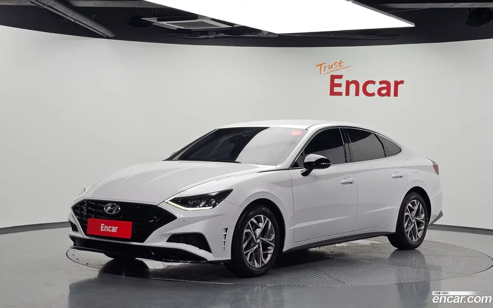 Hyundai Sonata 2.0 2022 — photo 1, buy with delivery to Moscow