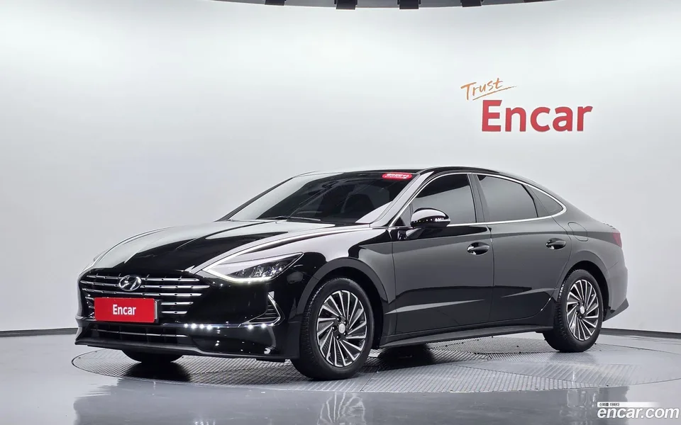 Hyundai Sonata Hybrid 2022 — photo 1, buy with delivery to Moscow