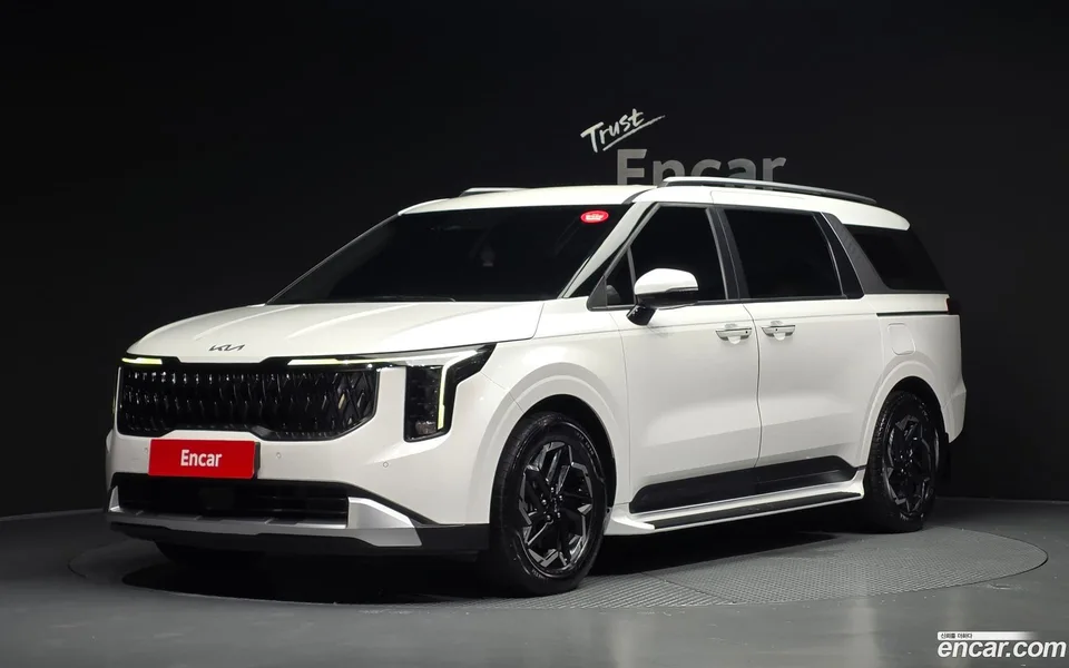 Kia Carnival 9 2024 — photo 1, buy with delivery to Moscow