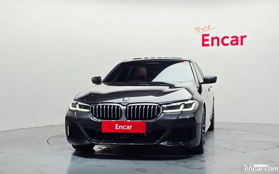 BMW 5 Series 520i M 2022 — thumbnail 3