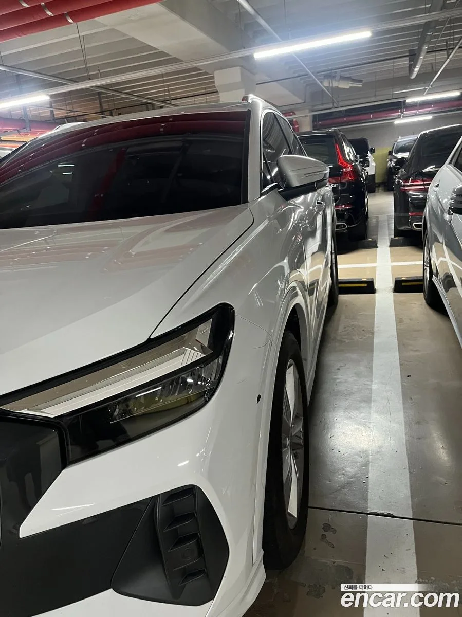 Audi Q4 e-tron 40 2022 — thumbnail 3