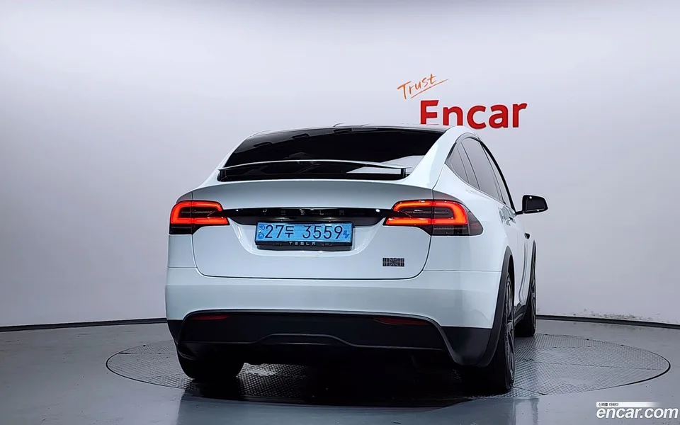 Tesla Model X 2023 — thumbnail 4