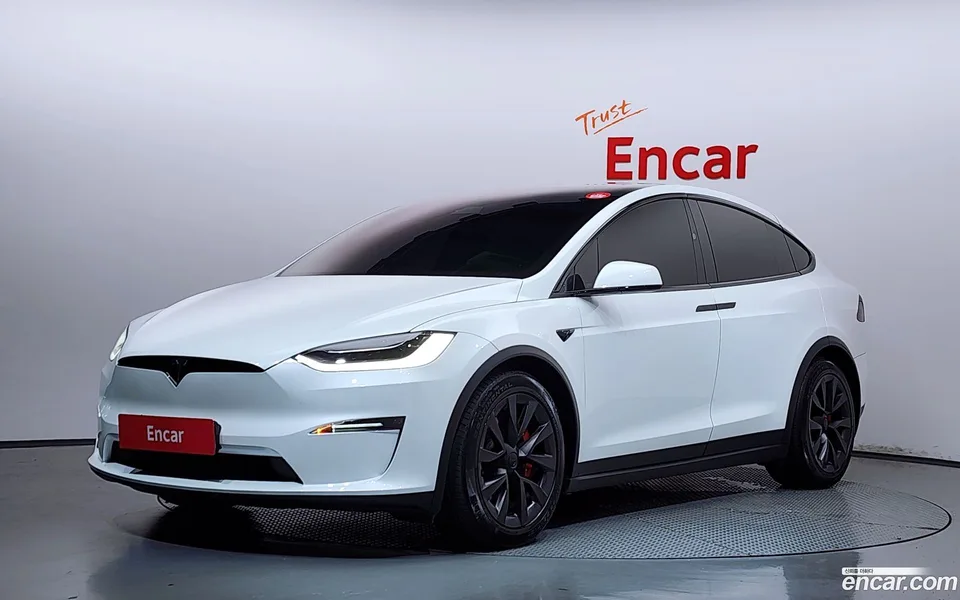 Tesla Model X 2023 — photo 1, buy with delivery to Moscow