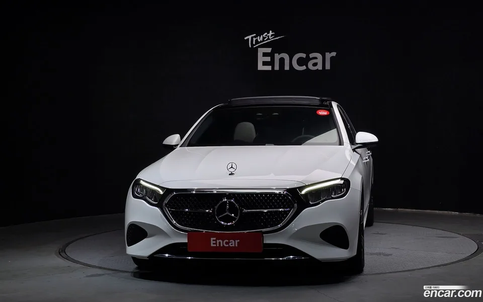 Mercedes-Benz E-Class E200 2024 — миниатюра 3