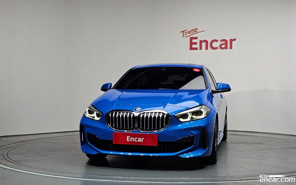 BMW 1 Series 120i M 2023 — thumbnail 3