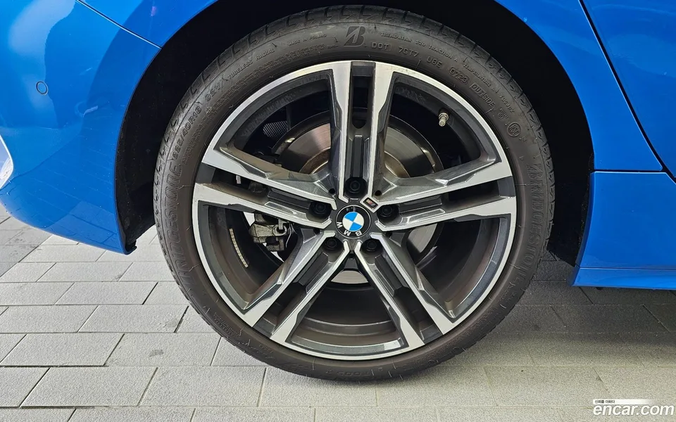 BMW 1 Series 120i M 2023 — thumbnail 5